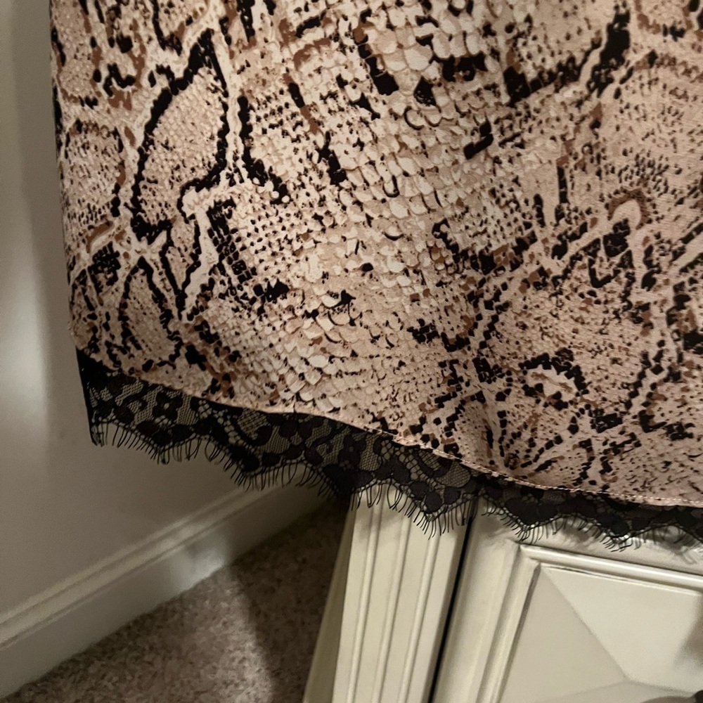 NWT Rachel Zoe Snake Print Cami Top Lace Trim - Picture 3 of 4